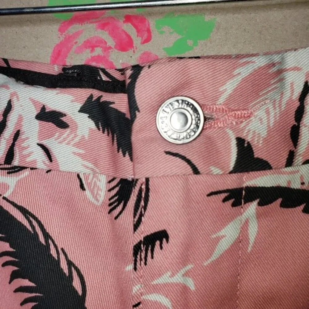 LEVIS Shorts Sta-Prest Pink Palm Boxy Shorts Mens Size 38 NEW